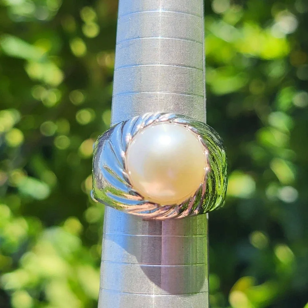 Paparazzi Silver Tone Faux Pearl Stretch Cocktail Ring Size 8 White Statement